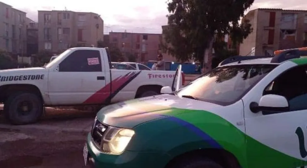 Dejó la camioneta en la vereda, no permitió a una cuadrilla trabajar, y fue multado 