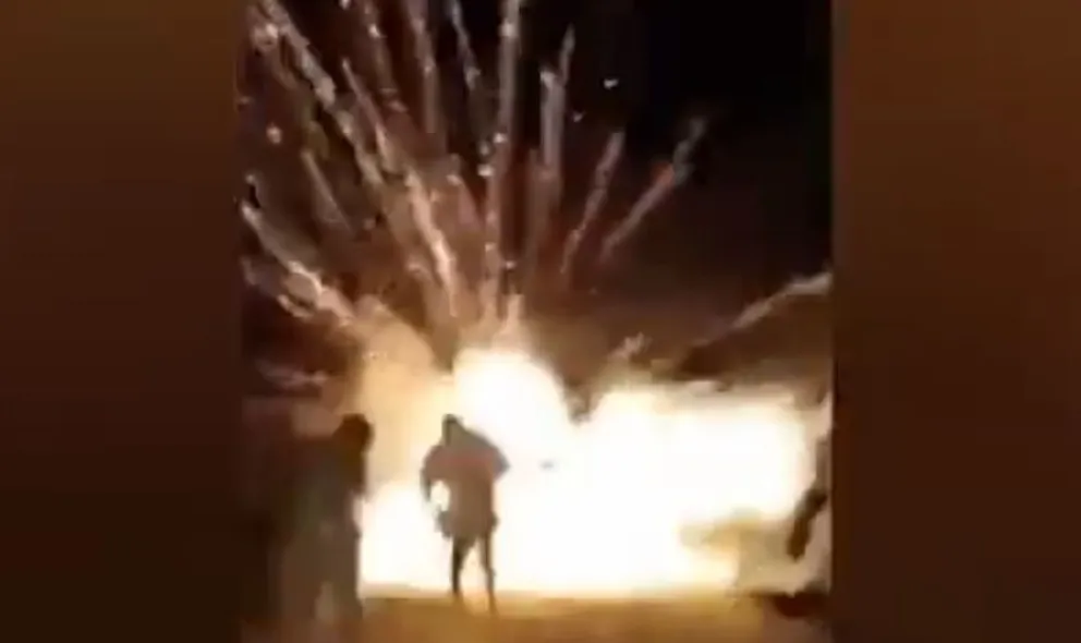 Imágenes sensibles: murió al explotarle un cohete en el pecho delante de sus hijos en Año Nuevo
