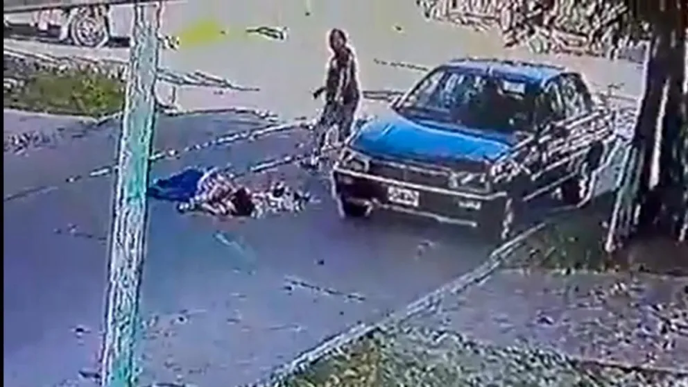 Brutal intento de femicidio: atacó a su ex con 12 puñaladas en plena calle, huyó y se mató