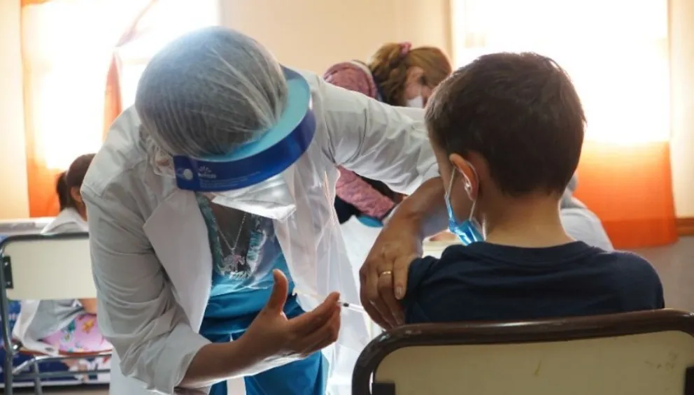 Niños y adolescentes podrán recibir vacunas de refuerzo contra el Covid a partir de la próxima semana