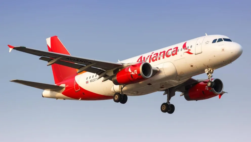 Macabro: encontraron dos cadáveres en un avión que aterrizó en Bogotá