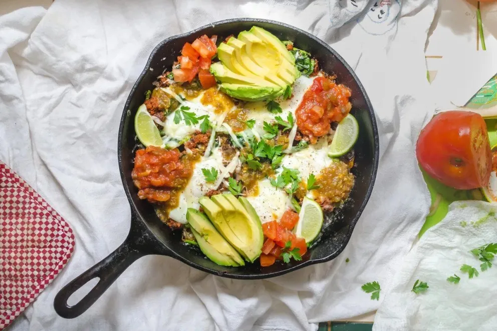 Ideal para un brunch: cómo hacer huevos con palta a la mexicana