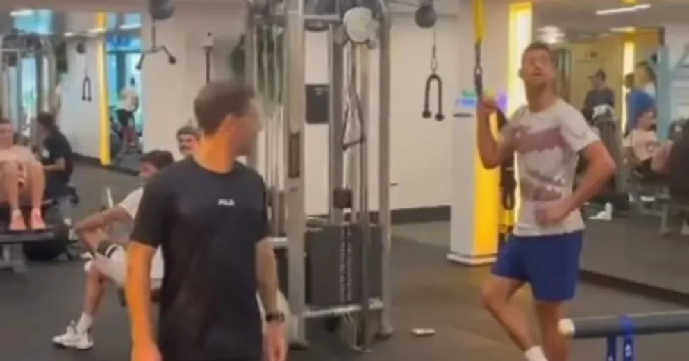 ¡Increíble!: el Peque Schwartzman y su recreación del “¿Qué mira’ bobo?” con Djokovic