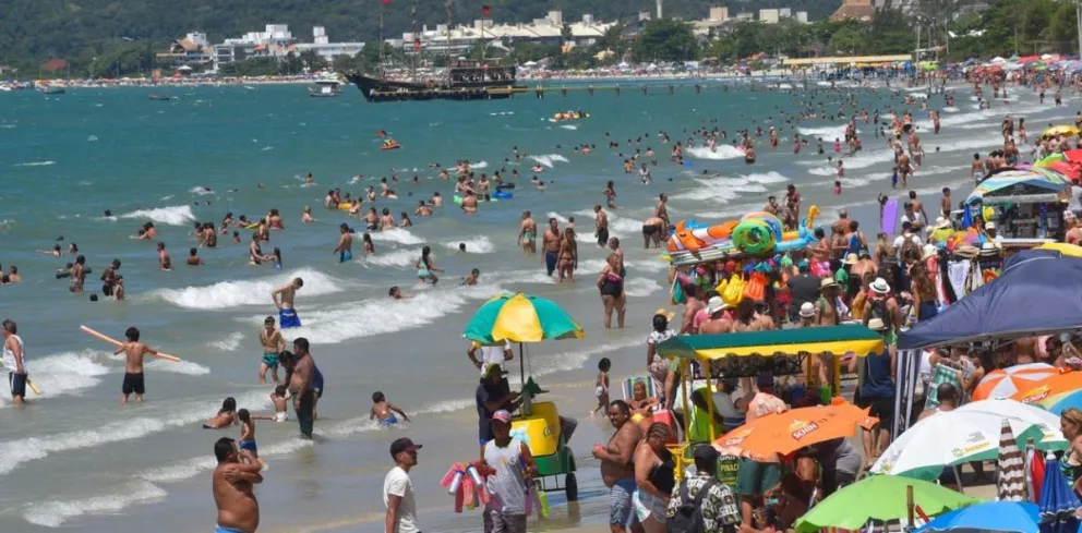 Preocupación en una de las playas de Brasil más visitadas por argentinos: más mil casos de diarrea