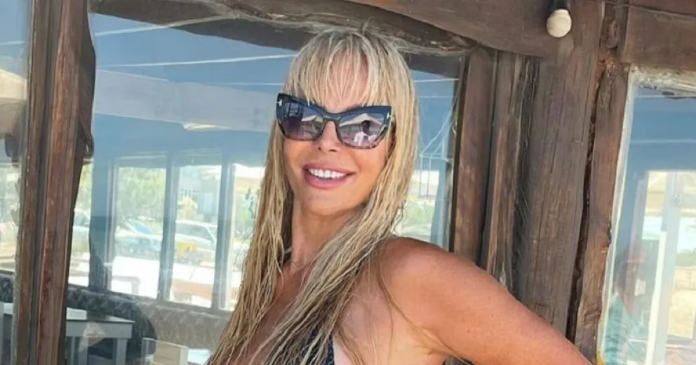 Graciela Alfano se puso su mejor bikini y apuntó: "Quien brilla demasiado"