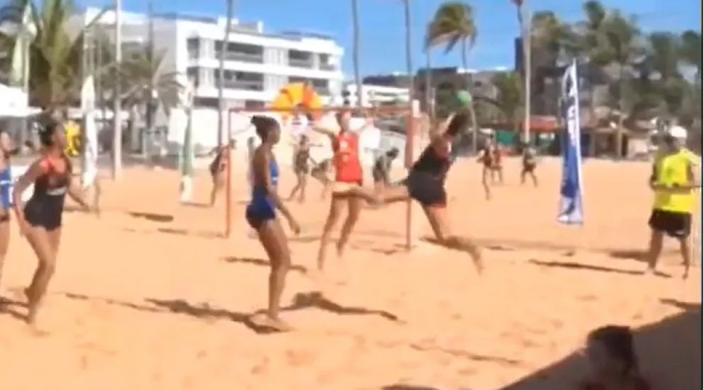 La viedmense Agos Arcajo brilla en el Beach Handball de Brasil: “Sabía que el esfuerzo iba a dar sus frutos”
