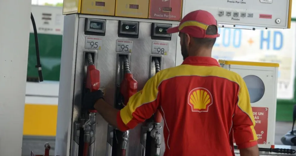 Shell aumenta el precio de las naftas un 4% y espera que el resto haga lo mismo