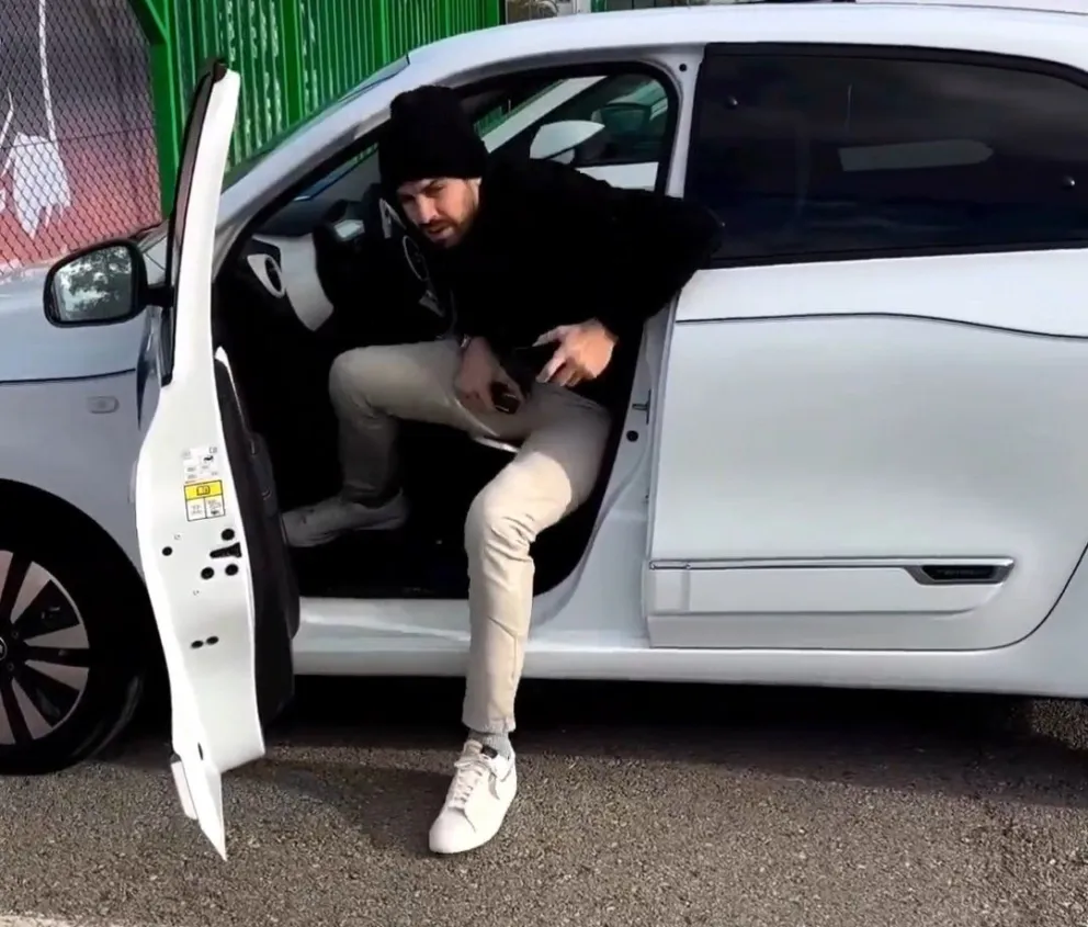 Piqué llegó a la Kings League en un Twingo y escuchando la Sesión de Shakira y Bizarrap