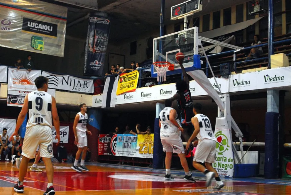 Deportivo Viedma arrancó con el pie derecho y consiguió su séptima victoria consecutiva en  el torneo