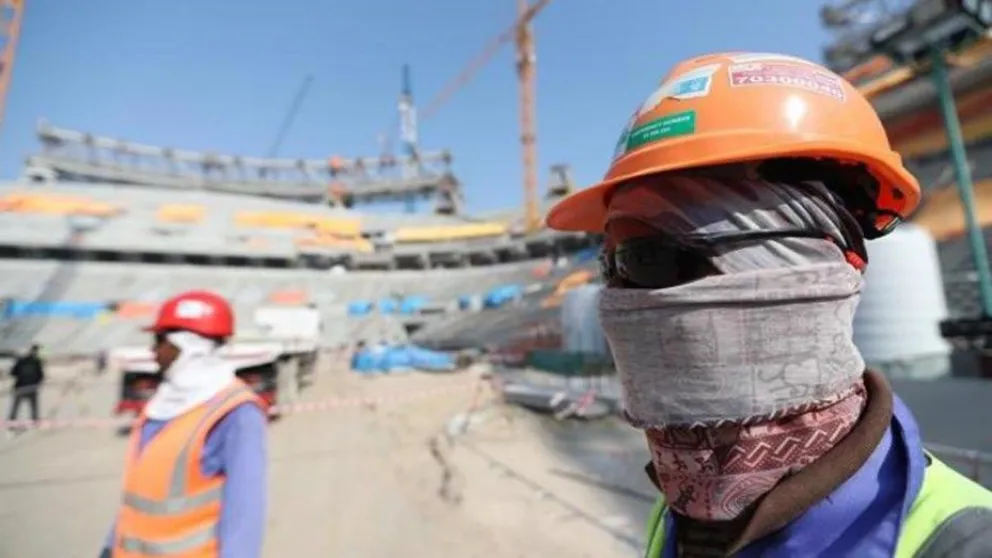 Argentino miembro de una ONG viajó a Nepal para recopilar datos sobre víctimas fatales en la construcción de Qatar 2022