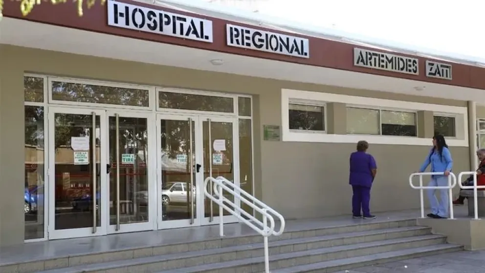 Un bebé de 2 años se clavó un tenedor en el ojo y su familia pide ayuda para recaudar fondos