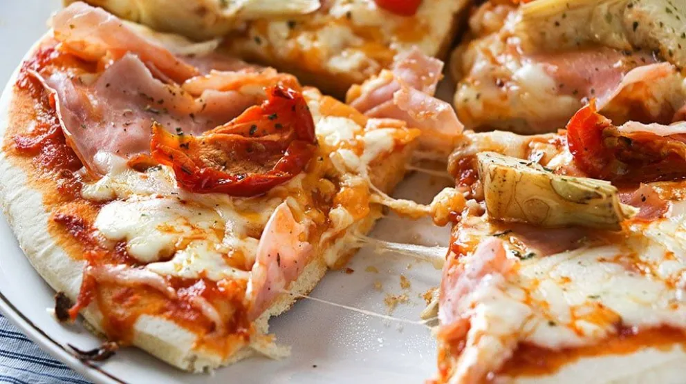 Pizza exprés: en solo 10 minutos, sin harina y sin horno