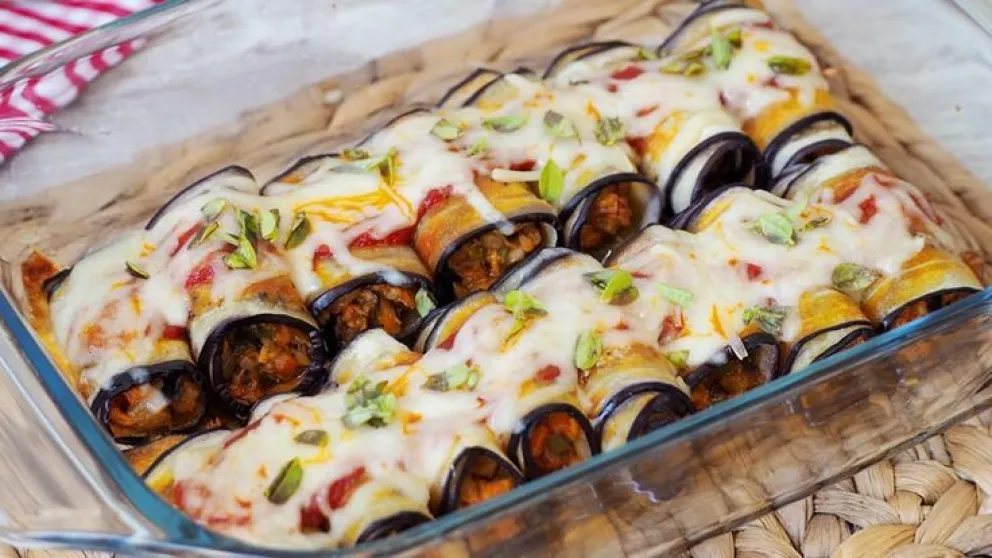 Cómo hacer canelones de berenjena, con jamón y hongos