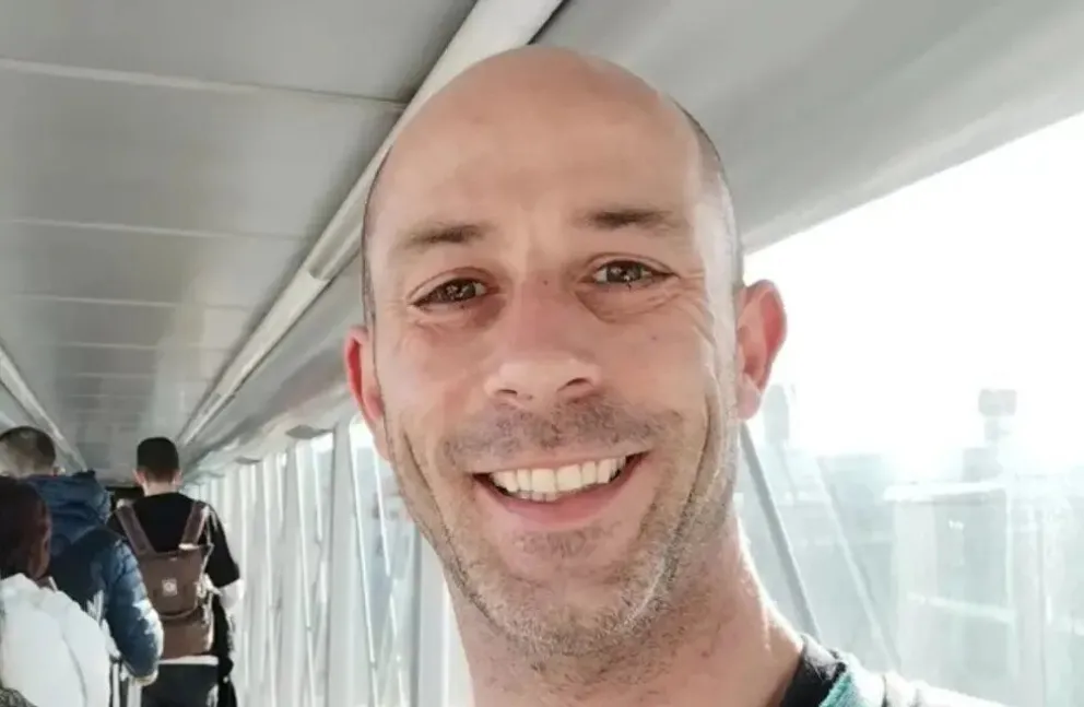 Trágico: un turista español murió al caer de un acantilado cuando le sacaban una foto