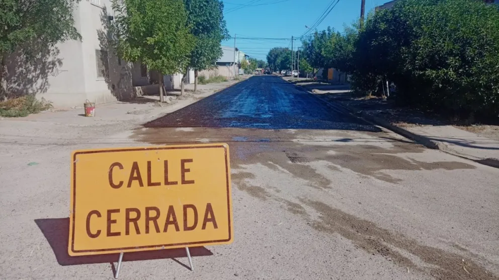 Empezaron a asfaltar la calle Cabral a través del registro de oposición: en qué consiste  