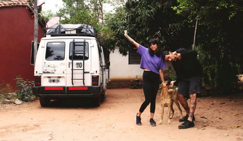 Una pareja nómade y sus historias de vida sobre ruedas