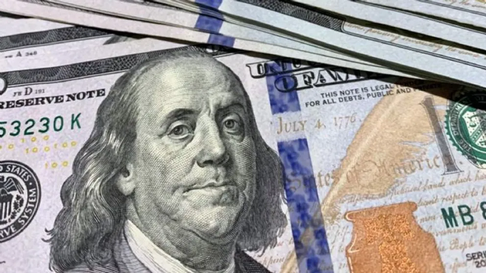 El dólar blue cae tras el anuncio de Massa: a cuánto cotiza este miércoles 18 de enero