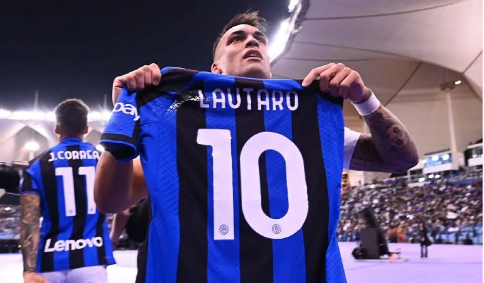 Con gol de Lautaro Martínez, Inter venció en el clásico al Milán y se quedó con la Supercoppa italiana