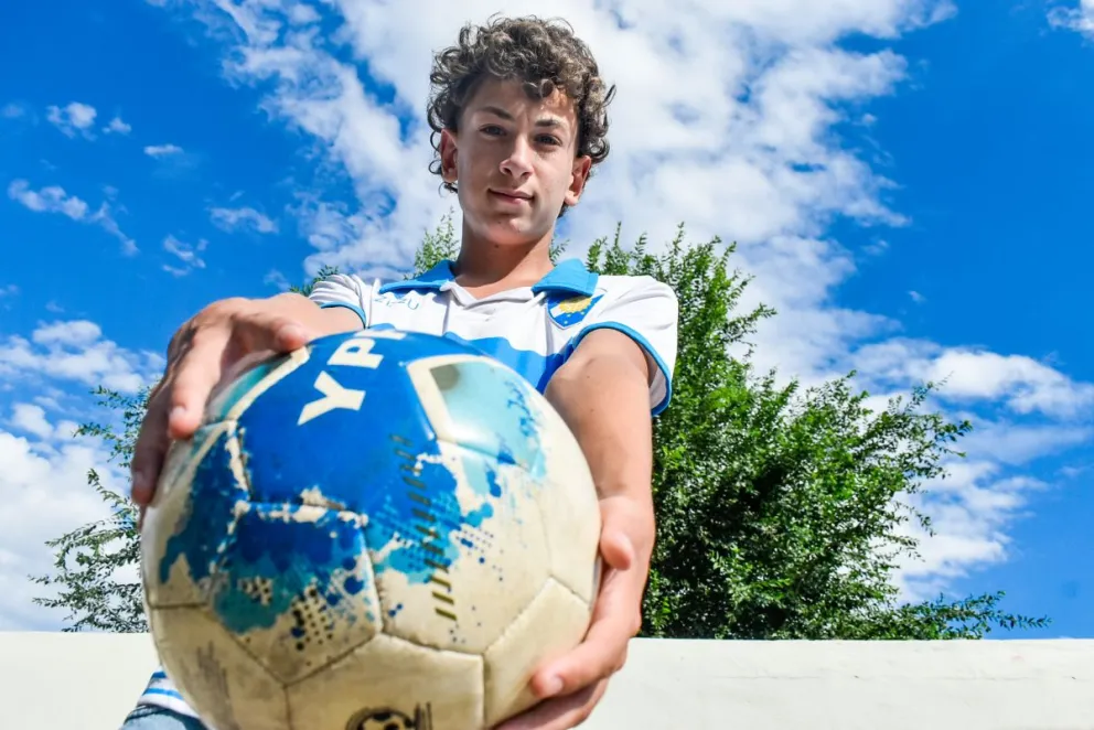 Diego Mosquera, de Sol a Vélez: “Mi sueño es jugar en Primera”