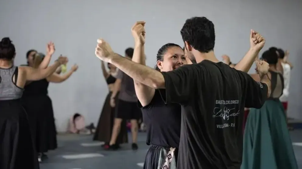 Últimos ensayos de la delegación rionegrina que se presentará en Cosquin