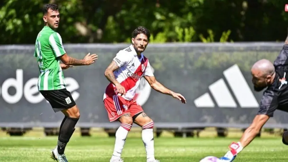 River venció a Racing de Montevideo por 3-1 en su último amistoso 