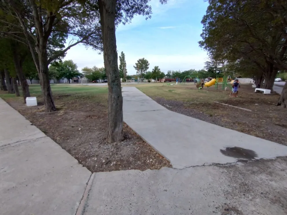 Con personal y móviles: Policía Comunal reforzó la seguridad en el barrio Villa Lynch