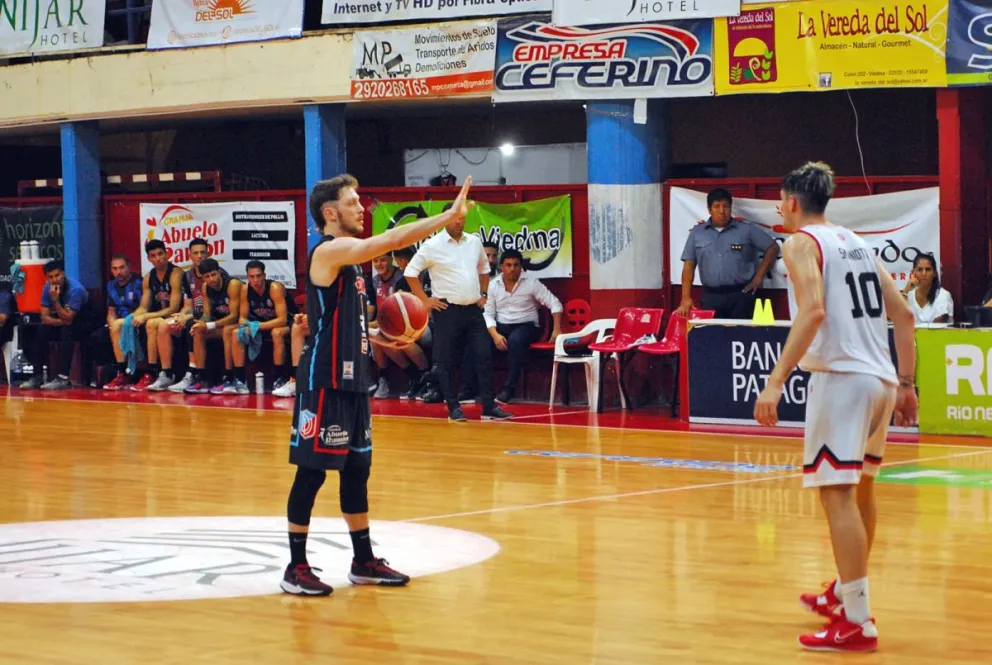 Deportivo Viedma se alista para el último partido del mes, otra vez como local