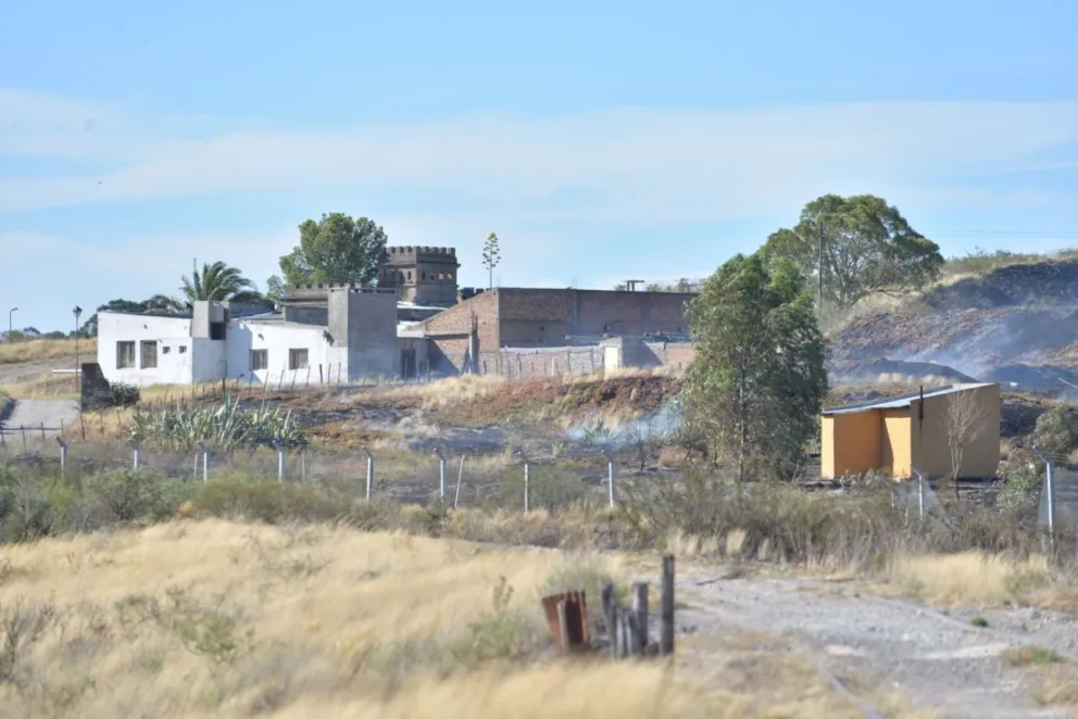 Incendio de pastizales: habría sido intencional y generó miedo en vecinos del lugar