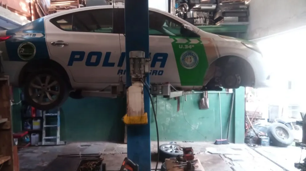 Vecinos de El Cóndor hacen una "vaquita" para reparar el patrullero  