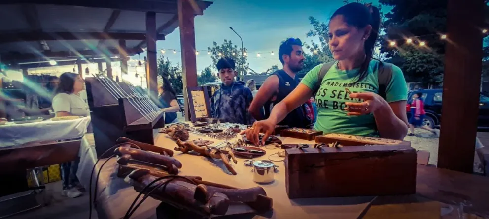 Puesto de artesanos Foto: Archivo de NoticiasNet.