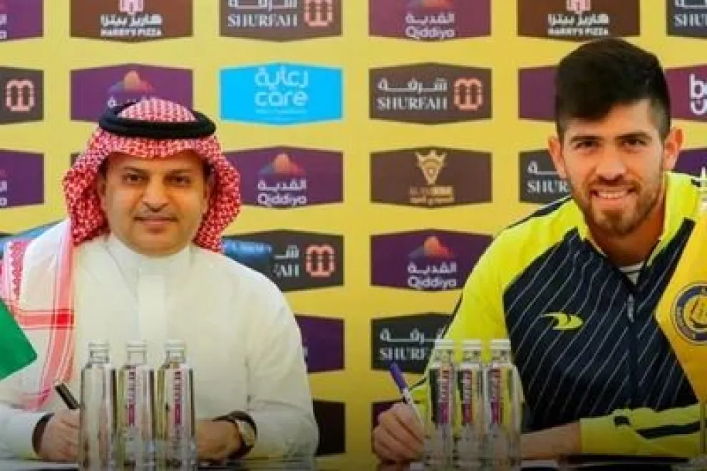 Ya puso la firma: Agustín Rossi fue presentado en Al Nassr