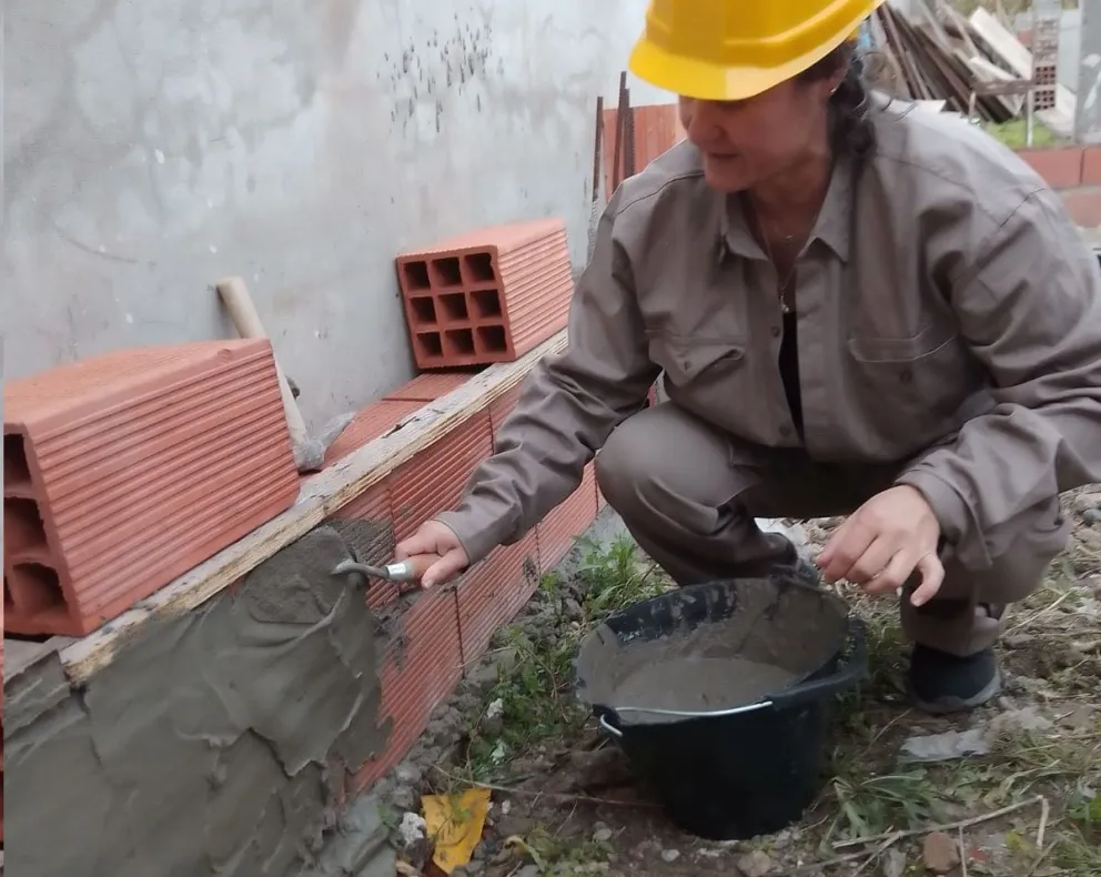 Hay quejas de muchos albañiles porque les pagan la mitad de lo establecido por ley