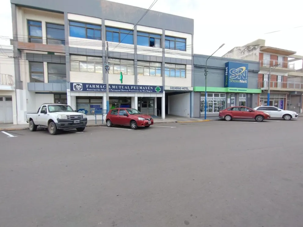 Estacionar a 45 grados para sumar espacios en el complicado microcentro viedmense