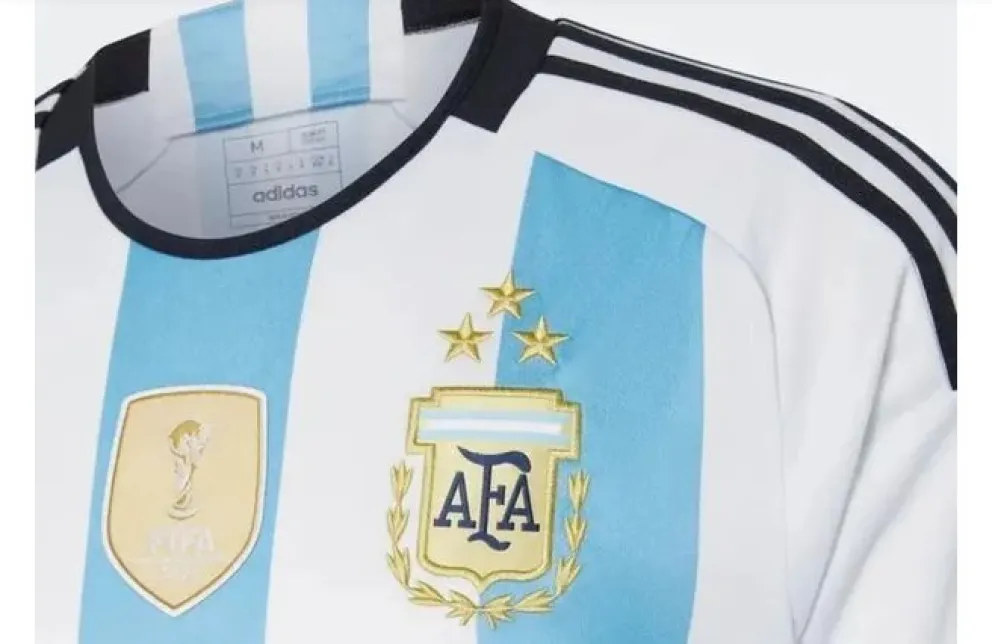Por qué no se consigue la camiseta de la Selección con las tres estrellas