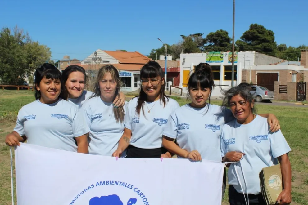 Playas limpias: Cotranvi recorre El Cóndor para que la gente se lleve la basura a su casa