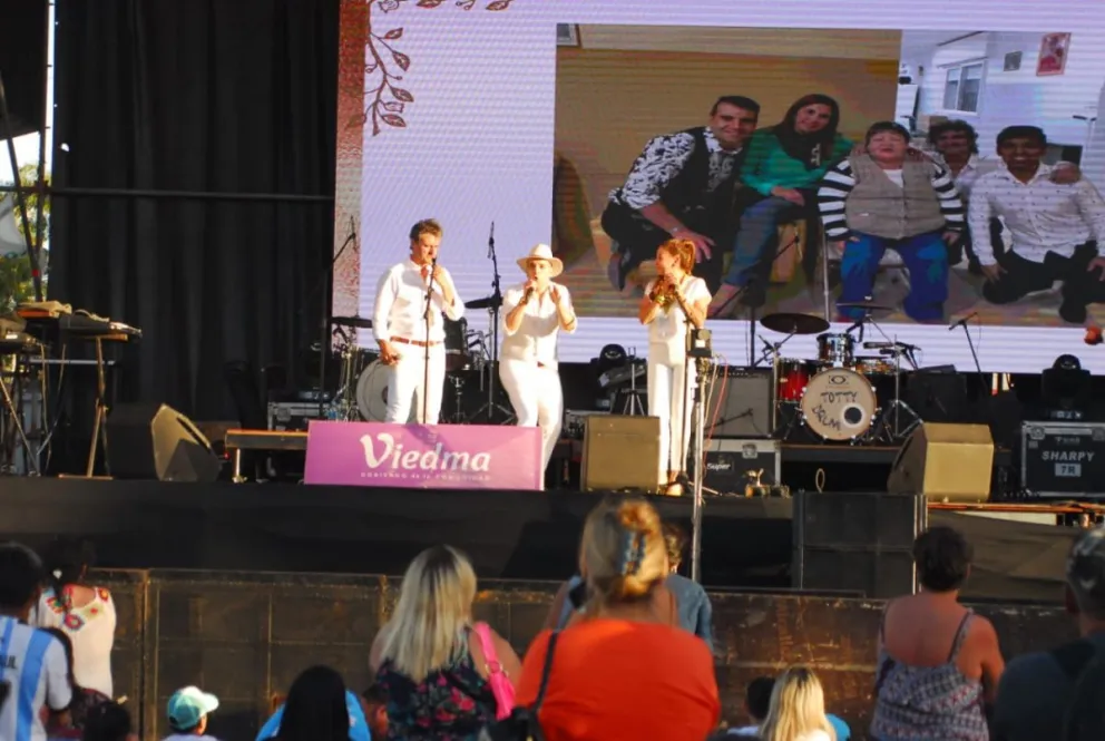 De los residenciales a los escenarios: la transformación del Trío Comarca