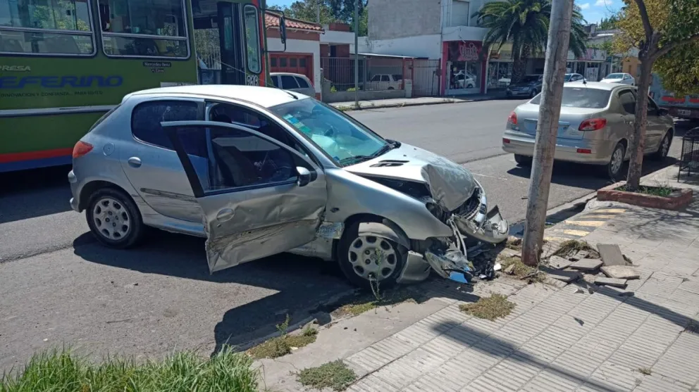 Impresionante choque en pleno centro de Viedma 