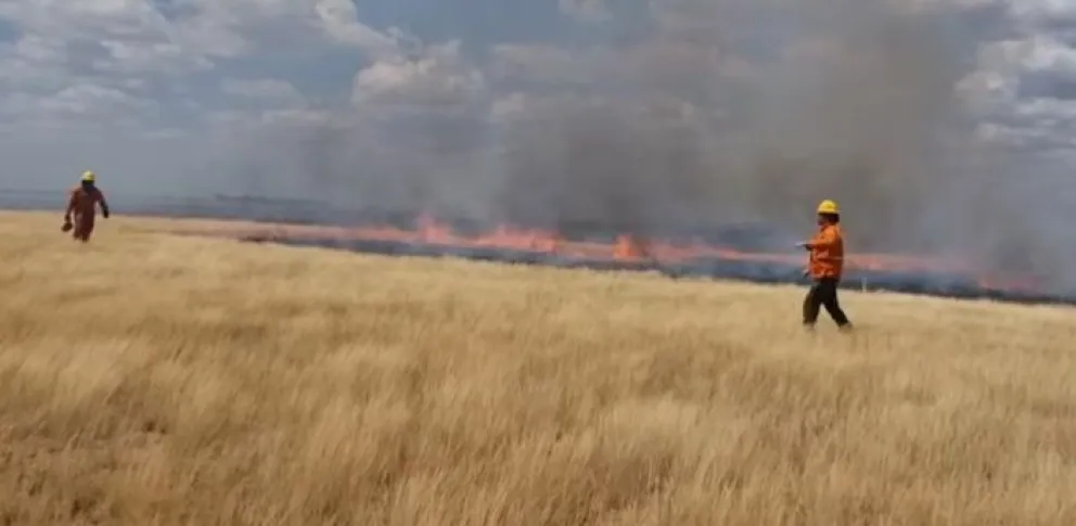 Producto de un incendio de pastizales se quemaron unas 14 hectáreas en el predio del Aeroclub 