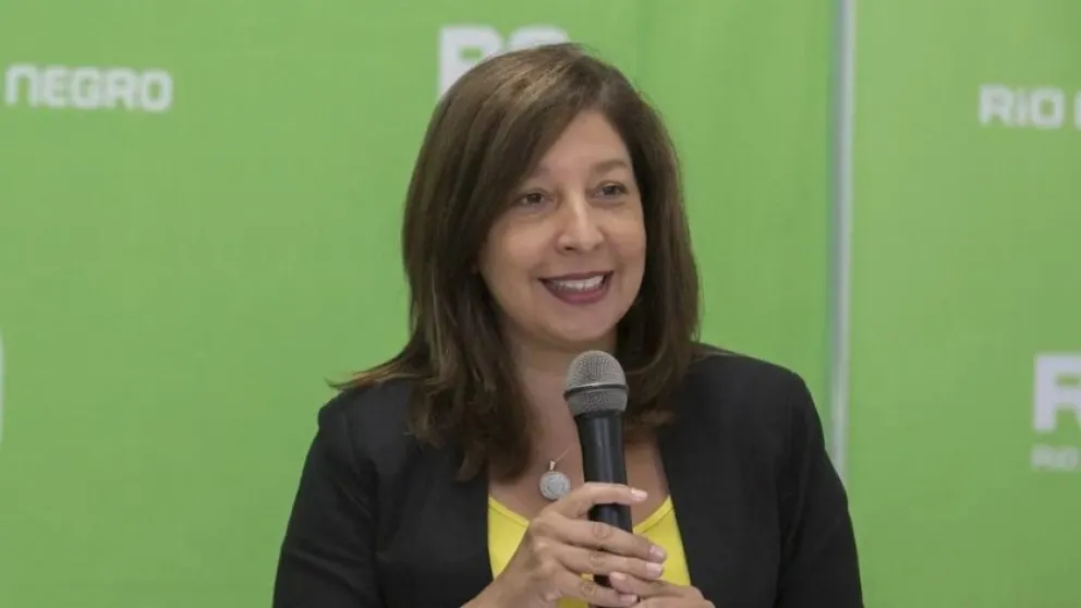 La gobernadora espera equiparar los salarios con la inflación