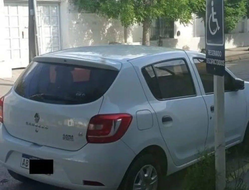 Vehículos mal estacionados: los infractores primero serán notificados y luego multados