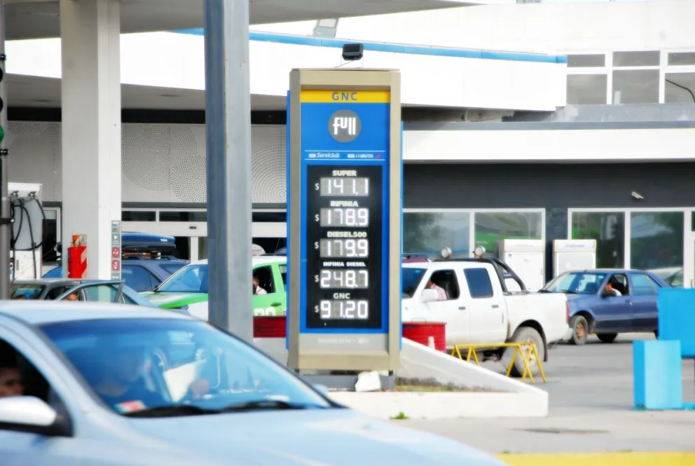 Aumento de febrero en los combustibles: alivio por unos días y malas noticias para los que usan GNC