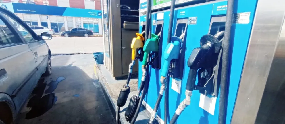 Un nuevo incremento en el valor de las combustibles sacude los bolsillos de los consumidores. Fotos Vanesa Schwemmler para NoticiasNet.