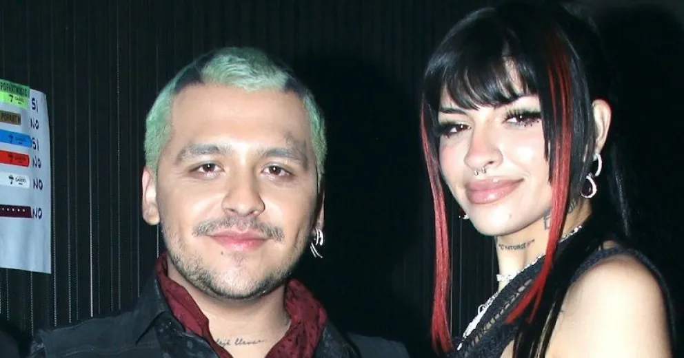 El increíble regalo con el que Christian Nodal sorprendió a Cazzu en su llegada a México