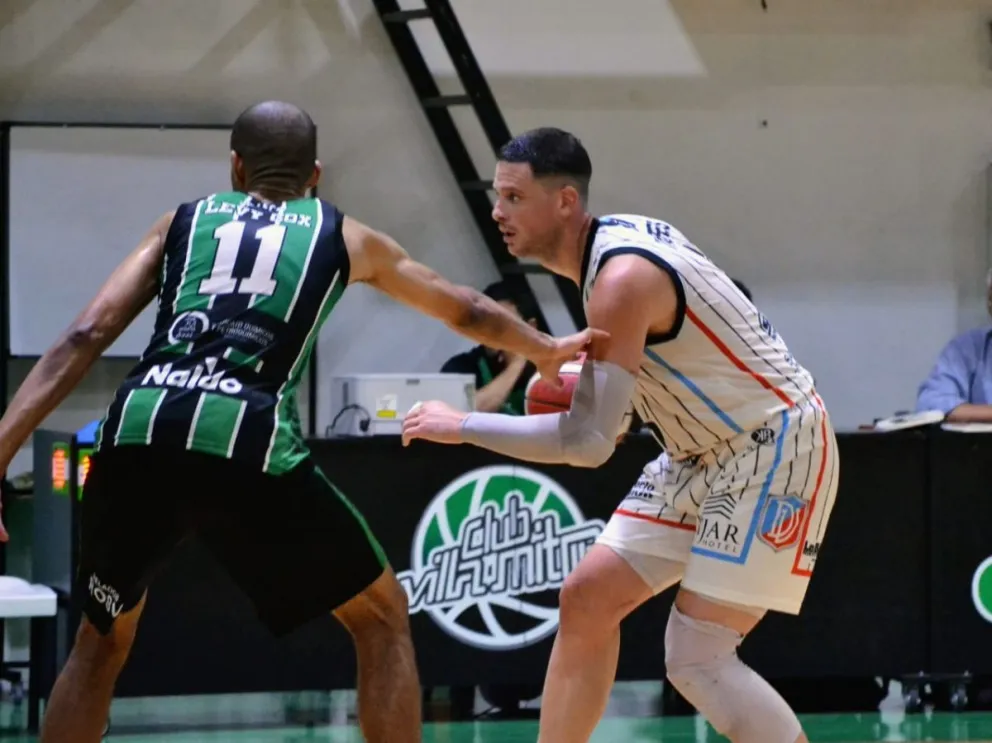 Deportivo Viedma ganó un partido chivo en Bahía y sigue de racha