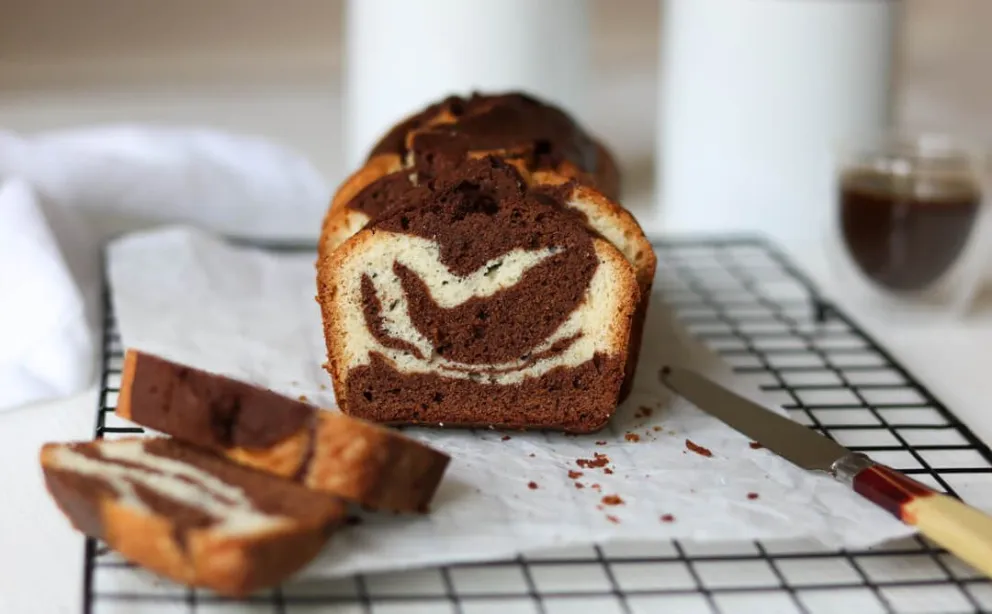 La mejor receta para tu merienda: budín marmolado, un clásico imperdible