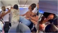 Video: no le quiso cambiar el asiento, terminaron a las piñas y con el torso desnudo dentro del avión