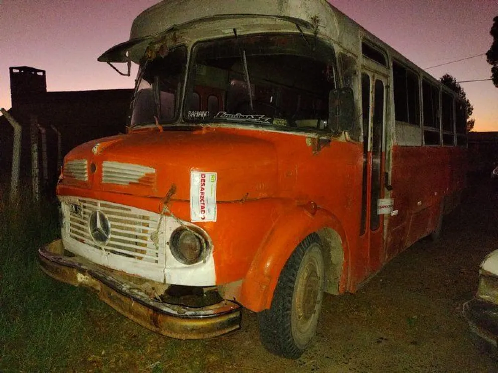 Un colectivo con trabajadores rurales fue secuestrado en la zona del IDEVI