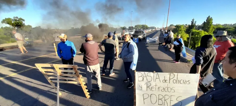Sorpresivo corte en el Puente Nuevo: la única vía entre Viedma y Patagones es con el servicio de lanchas