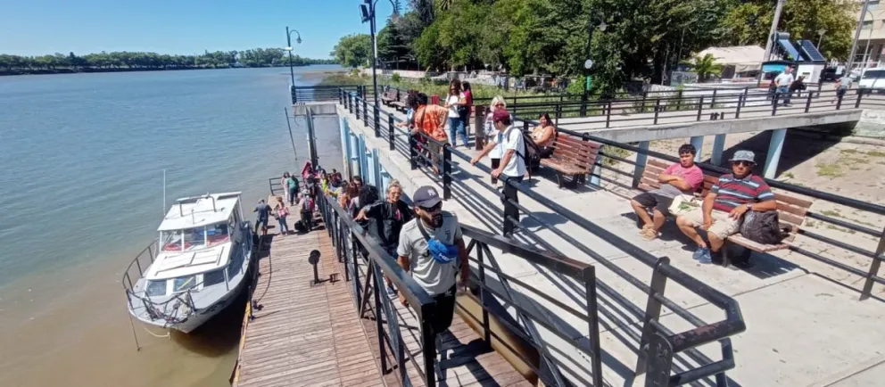El difícil regreso a casa tras el piquete en el Puente Nuevo: de cuánto es la demora para tomar la lanchita 