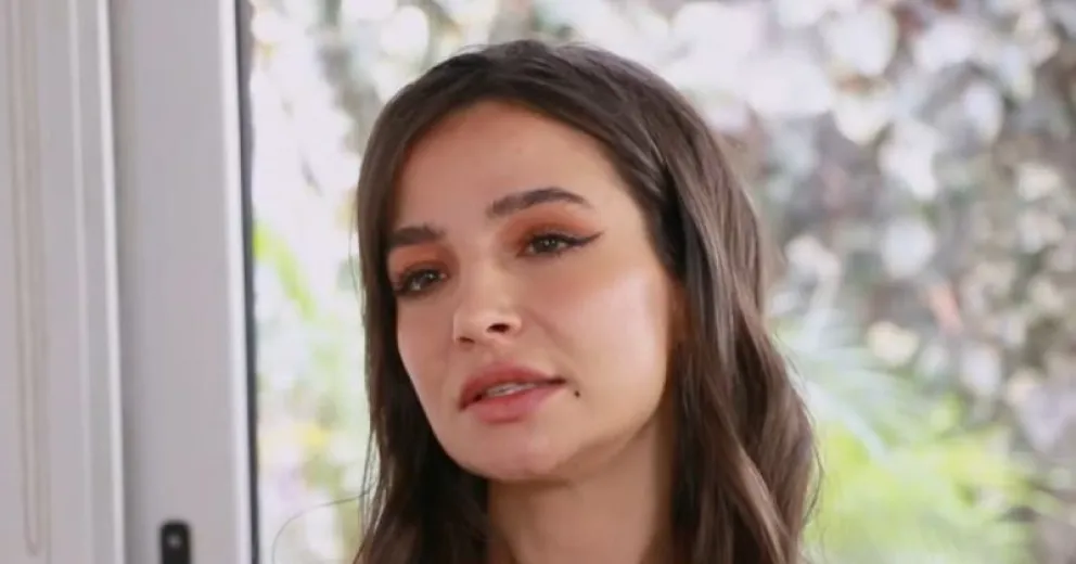 Brenda Asnicar se mostró en microbikini y se abrió un fuerte debate en las redes